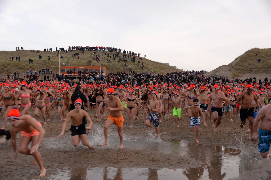 ../Images/Nieuwjaarsduik Nederzandt 2016 019.jpg